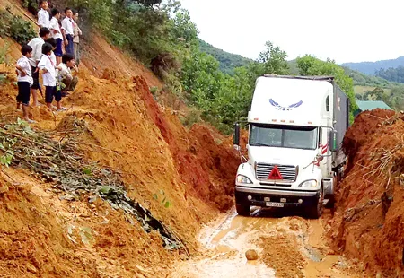 Miền Trung: Khẩn trương khắc phục hậu quả lũ lụt