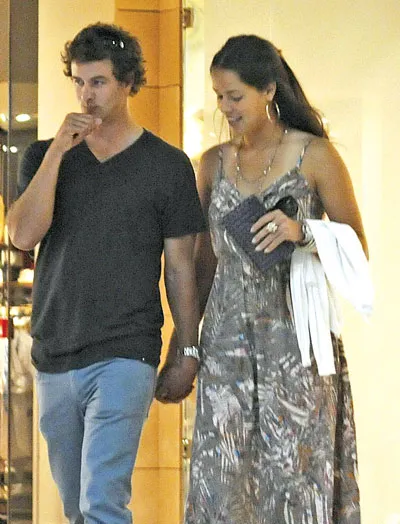 Ana Ivanovic nối lại tình xưa