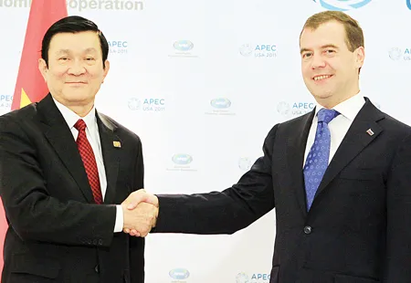 Chủ tịch nước Trương Tấn Sang gặp Tổng thống Liên bang Nga Medvedev.