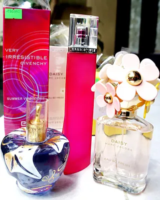 Tràn ngập mỹ phẩm dỏm