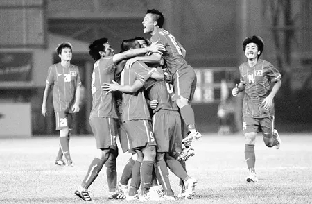 Ngoài mục tiêu phải thắng Lào để giành ngôi đầu bảng, còn là bước đệm để tạo hưng phấn cho trận bán kết. Ảnh: D.P