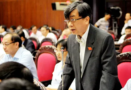 ĐB Trương Trọng Nghĩa: Nói dân trí chưa cao nên chưa thực thi một số quyền dân chủ là không đúng. Dân trí hiện nay khá cao.