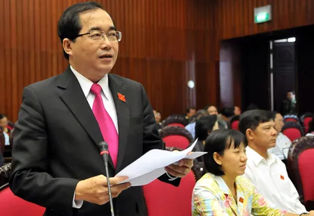 ĐB Hoàng Hữu Phước: Đa số công dân sẽ không ủng hộ Luật Biểu tình vì dễ bị lợi dụng.