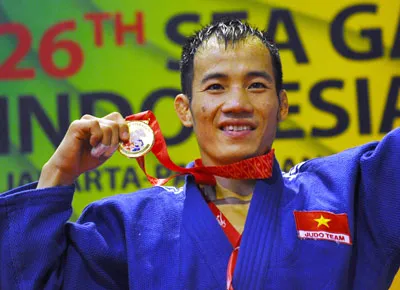 Võ sĩ Hồ Ngân Giang đoạt Huy chương Vàng đầu tiên cho Judo Việt Nam tại SEA Games 26.