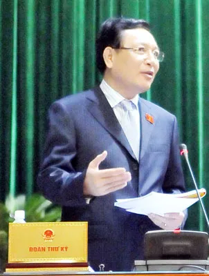 Bộ trưởng Bộ Giáo dục - Đào tạo và Thống đốc Ngân hàng Nhà nước trả lời chất vấn