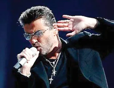 George Michael hủy tour lưu diễn
