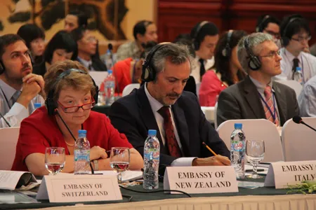 Các nhà tài trợ quốc tế tham dự buổi đối thoại