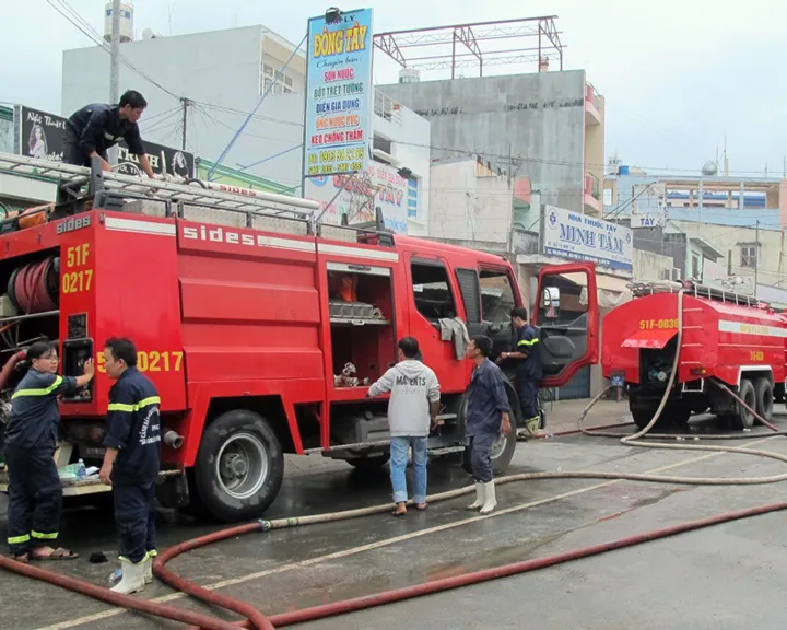 Cháy lớn tại xưởng sản xuất mạch nha ảnh 2