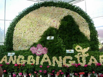 Many flower works can be seen everywhere during the 4th Da Lat Flower Festival. (Photo: KK)