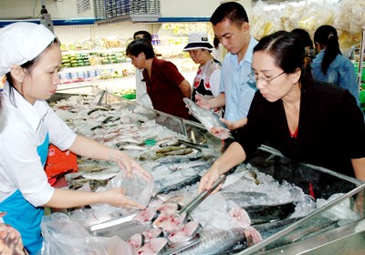 Various fisheries items do not see price increases recently (Photo: Duc Tri)