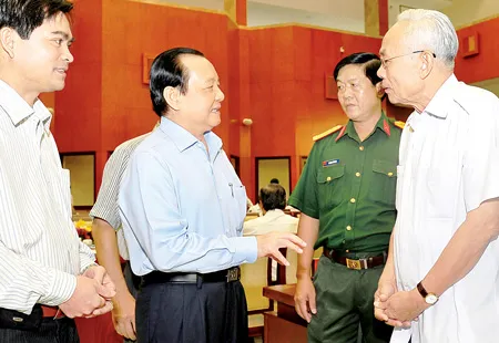 Đổi mới mô hình tăng trưởng gắn với chuyển dịch cơ cấu kinh tế