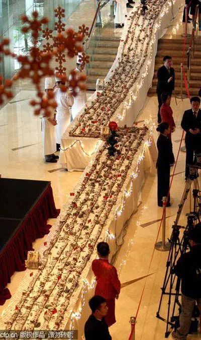 Chiếc bánh dài hơn 1km được làm nhằm mục đích từ thiện