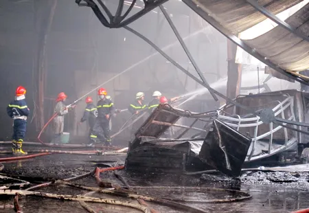 Cháy lớn tại xưởng sản xuất mạch nha