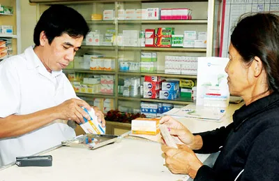 Một đại lý thuốc tây có chất lượng tốt tại Cần Giờ (TPHCM). Ảnh: MAI HẢI