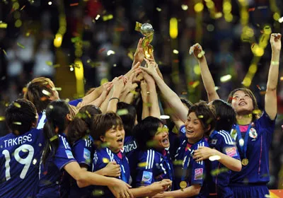Nhật Bản vô địch World Cup bóng đá nữ.