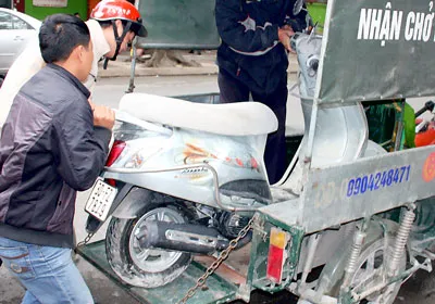 Ô tô, xe máy lại cháy
