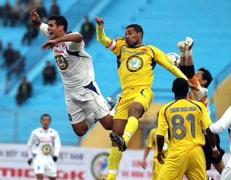 Xung quanh vấn đề bản quyền truyền hình mùa 2012: Cuộc chiến chưa có hồi kết