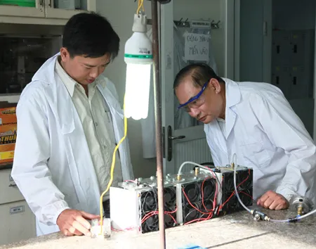 Sáng chế máy phát điện chạy bằng nước