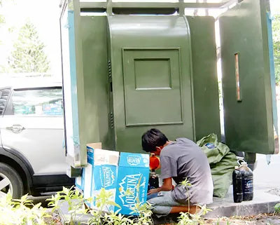 Chiếm dụng trạm thông tin xe buýt
