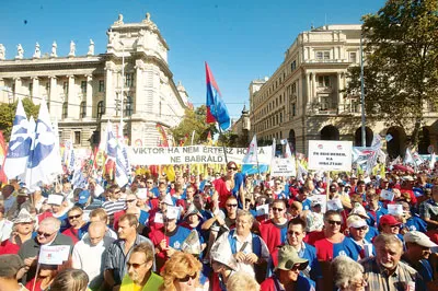 Hungary làm nóng nợ công châu Âu
