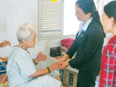 Thăm Trung tâm bảo trợ Chánh Phú Hòa