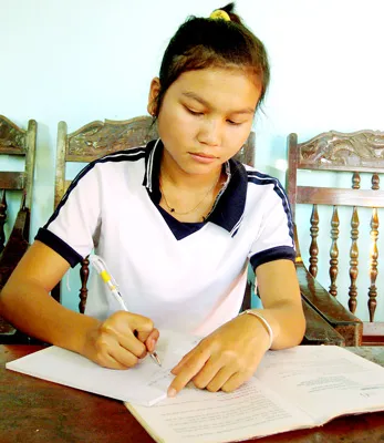 Nhờ sự giúp đỡ của CB-CS Đồn biên phòng cửa khẩu quốc tế Lệ Thanh, em Siu H’Liêm không phải bỏ học.