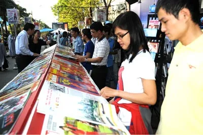 Đường sách - Nét đẹp văn hóa ngày xuân. Ảnh: An Dung
