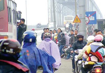 Khốn đốn với tàu xe vào Nam