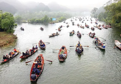 Khắp nơi khai hội đầu xuân