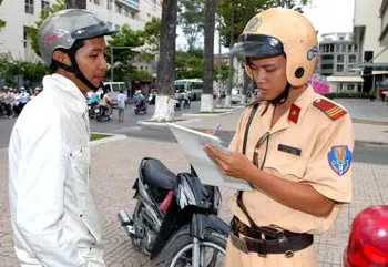 Sẽ nâng mức phạt vi phạm giao thông đường bộ