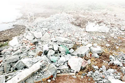 Căn nhà giữ đầm thủy sản của ông Đoàn Văn Vươn chỉ còn là đống đổ nát.