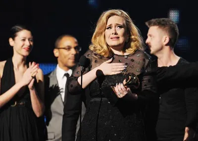 Adele thắng lớn tại lễ trao giải Grammy 2012