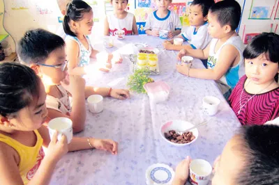 Bữa ăn bán trú - Cầm cự thời bão giá