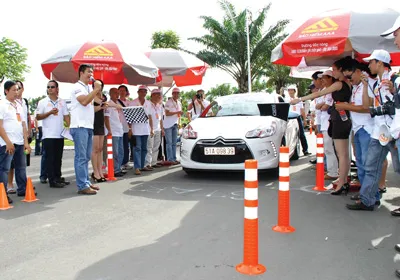 Giới chơi xe ôtô rất thích sử dụng dịch vụ của Bảo hiểm AAA