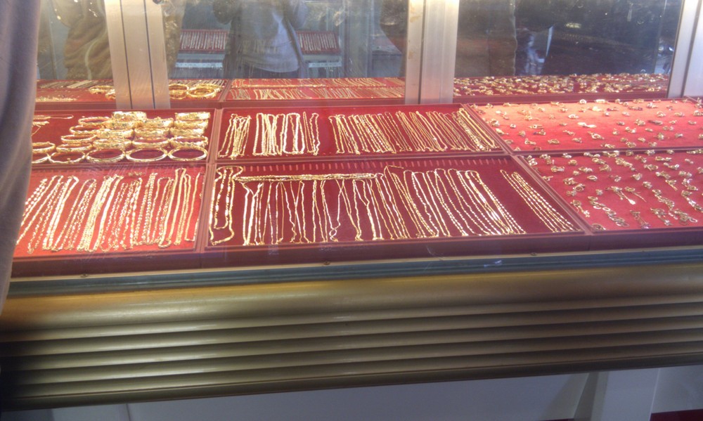The price of gold in Vietnam dropped to below VND44 million a tael on March 20. (Photo: T.Doan)