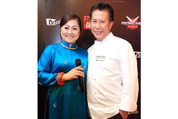 Food experts Tinh Hai (L) and Martin Yan