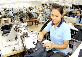 Garment export turnover to the EU market has dropped by 25 per cent in the first quarter of this year. (Photo: SGGP)