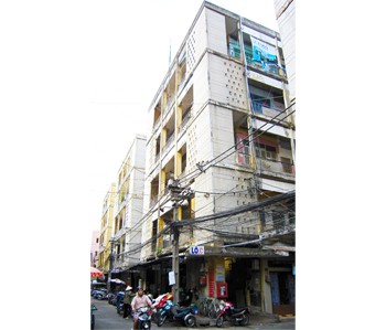 A corner view of Co Giang apartment building in District 1, HCMC (Photo: SGGP)