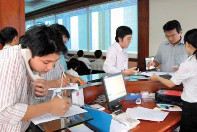 Thị trường chứng khoán - Tăng niềm tin, nhưng vẫn thận trọng