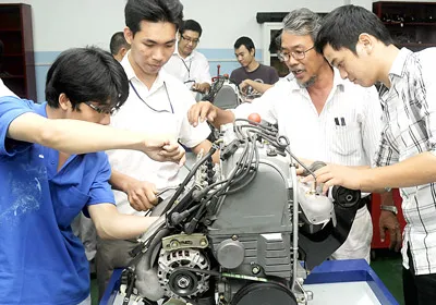 Nâng cao chất lượng đội ngũ nhà giáo - Bắt đầu từ đời sống giáo viên