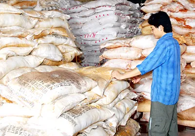 Đau đầu phân bón giả