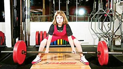 10 tuổi nâng tạ 100kg