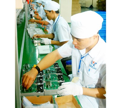 Manufaturing electric products at Vinasino Company(Photo:SGGP)