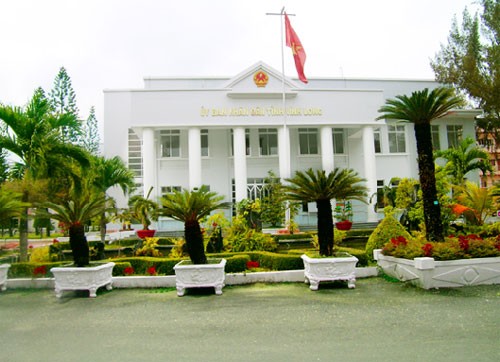 People's Committee building in Vinh Long Province
