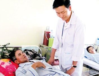 A dengue patient being treated at the HCMC Hospital for Tropical Diseases (Photo: SGGP)
