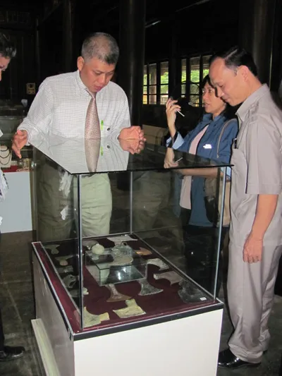 Lưỡi rìu đá cổ cách đây hơn 4.000 năm