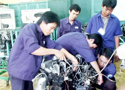 Công tác hướng nghiệp học sinh phổ thông: Vẫn hên xui chọn nghề