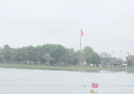 Sáng nay, 7-4, tại thành phố Huế: Cuộc thi máy bay, tàu thủy mô hình trên sông Hương