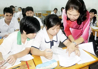 Cạnh tranh tuyển sinh đại học - Khó coi, khó chấp nhận