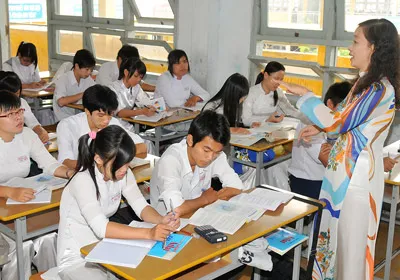 Thay bàn, ghế theo chuẩn - Lực bất tòng tâm!